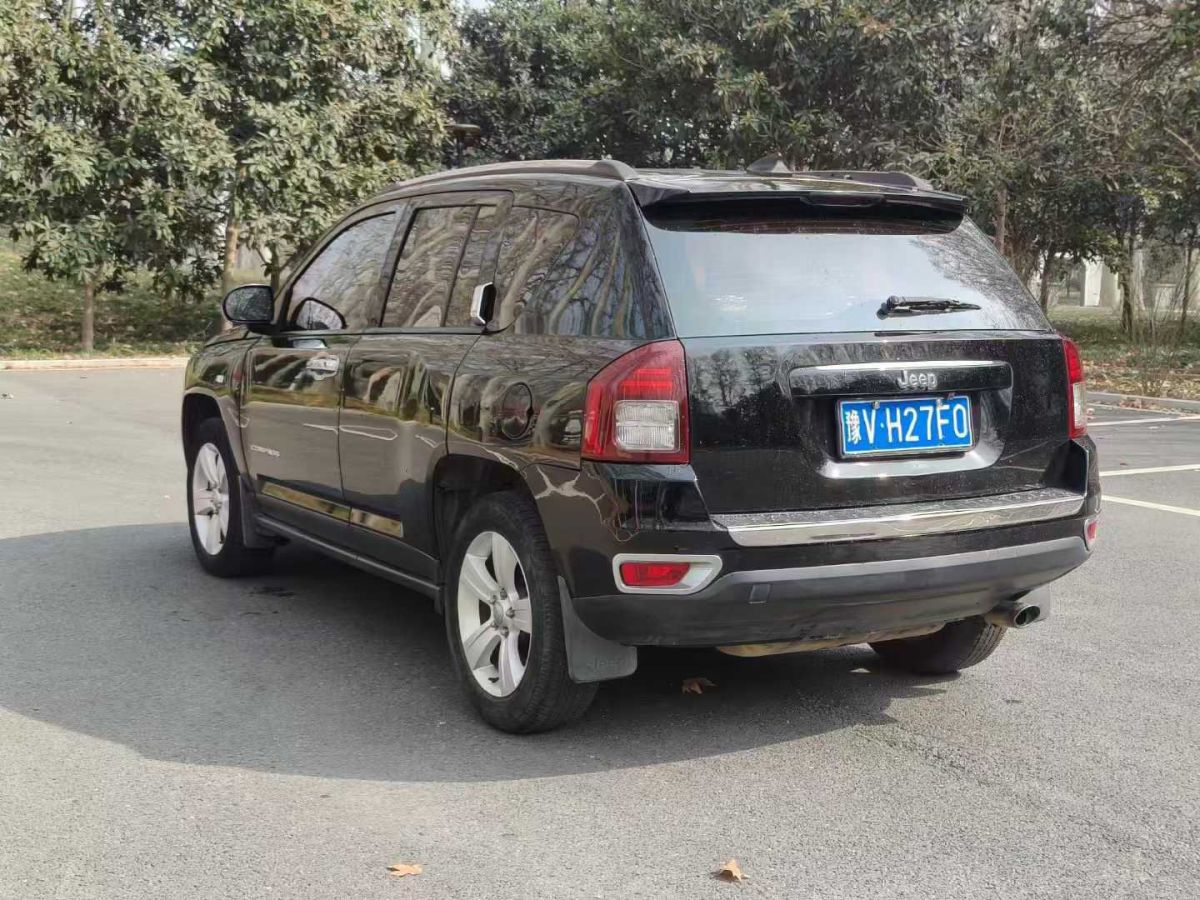 Jeep 指南者  2014款 2.0L 兩驅(qū)豪華版圖片