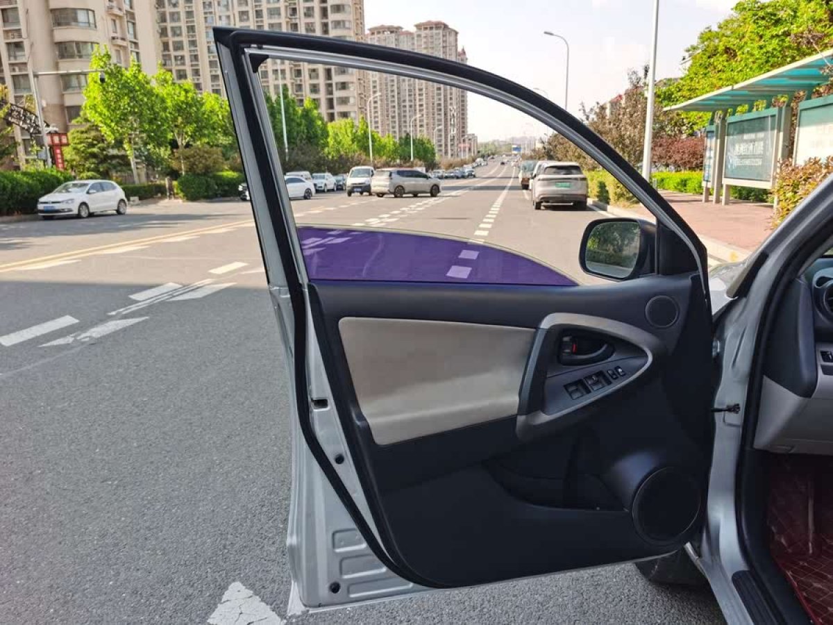 豐田 RAV4榮放  2009款 2.0L 自動(dòng)豪華版圖片