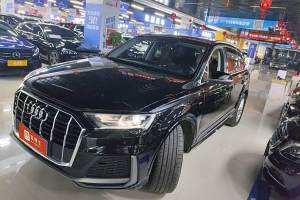 奥迪Q7 奥迪 45 TFSI quattro S line运动型