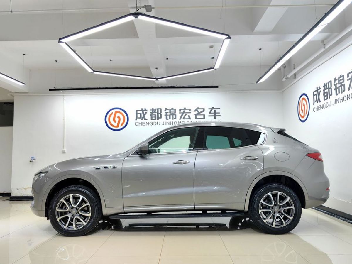 瑪莎拉蒂 Levante  2018款 3.0T 350Hp 標(biāo)準(zhǔn)版圖片