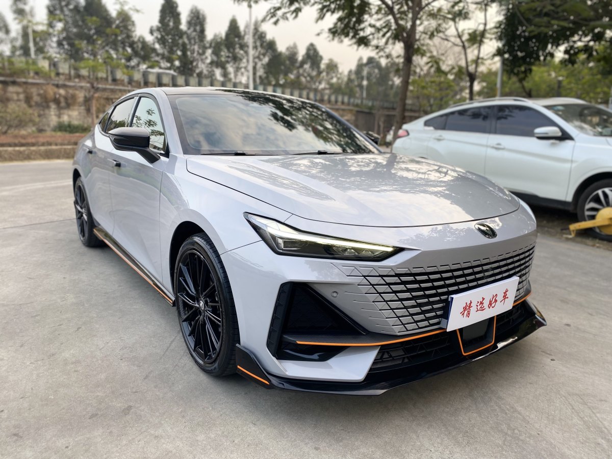 長安 長安UNI-V  2023款 1.5T 運(yùn)動(dòng)版圖片