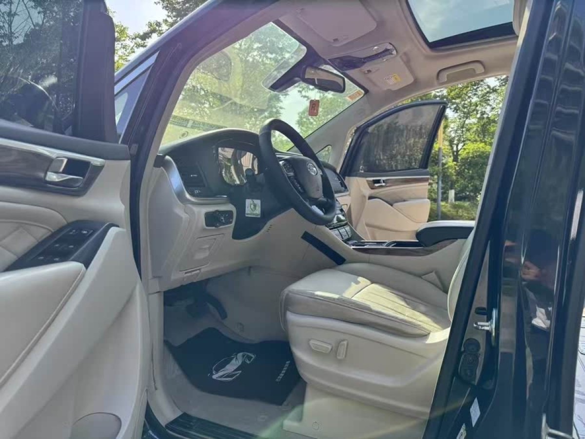 廣汽傳祺 M8  2018款 320T 尊貴版圖片