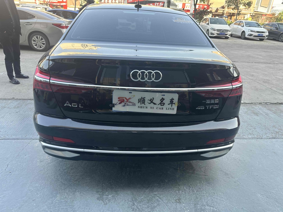 奧迪 奧迪A6L  2023款 改款 45 TFSI 臻選動感型圖片