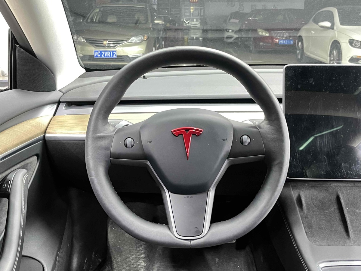 特斯拉 Model 3  2019款 標(biāo)準(zhǔn)續(xù)航后驅(qū)升級版圖片