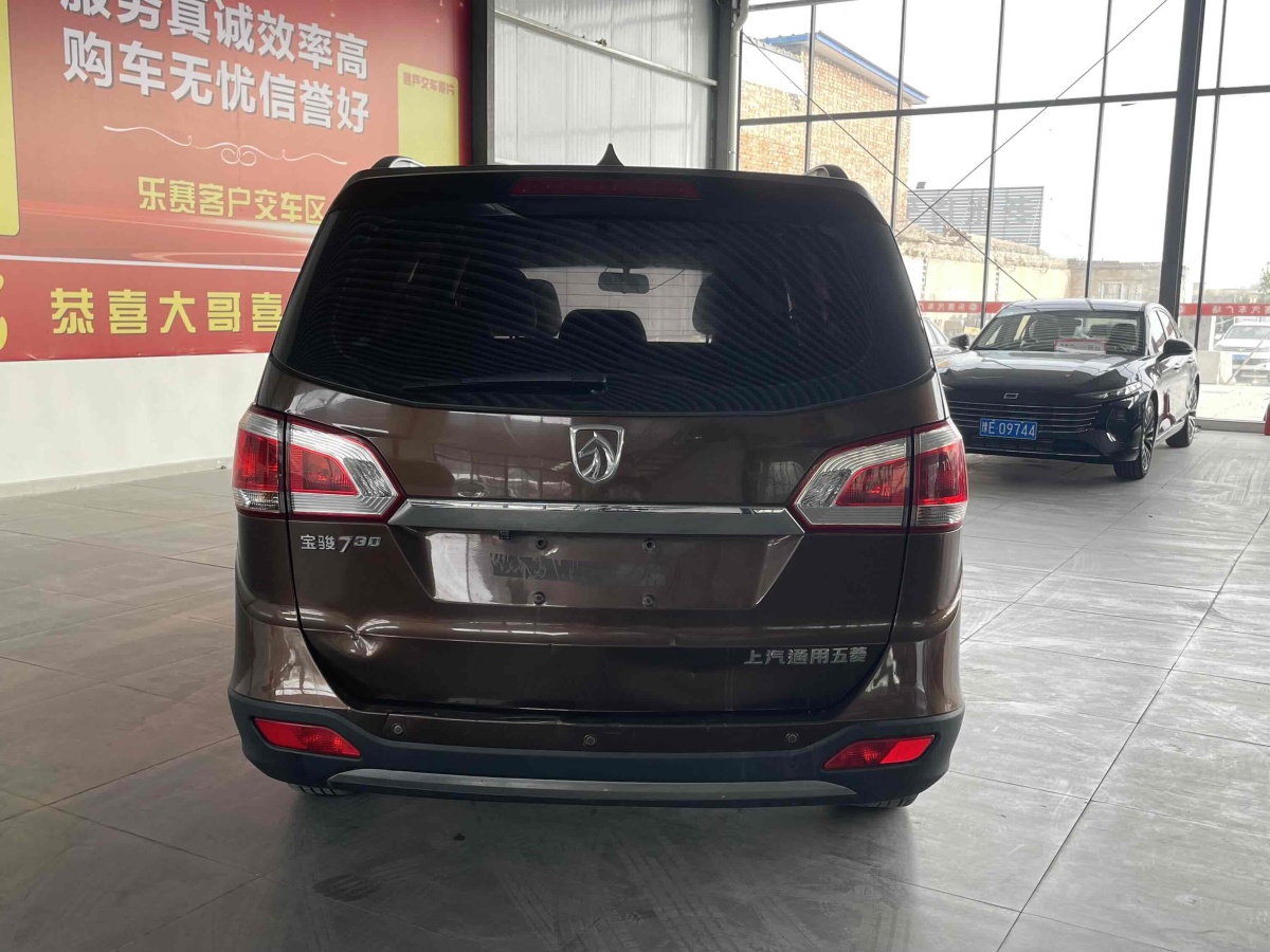 寶駿 730  2014款 1.5L 手動豪華導(dǎo)航ESP版 7座圖片