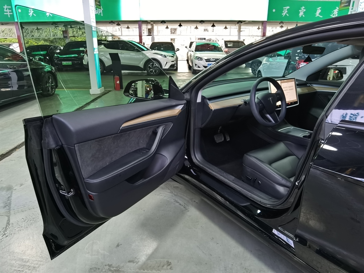 特斯拉 Model Y  2022款 改款 后輪驅(qū)動(dòng)版圖片