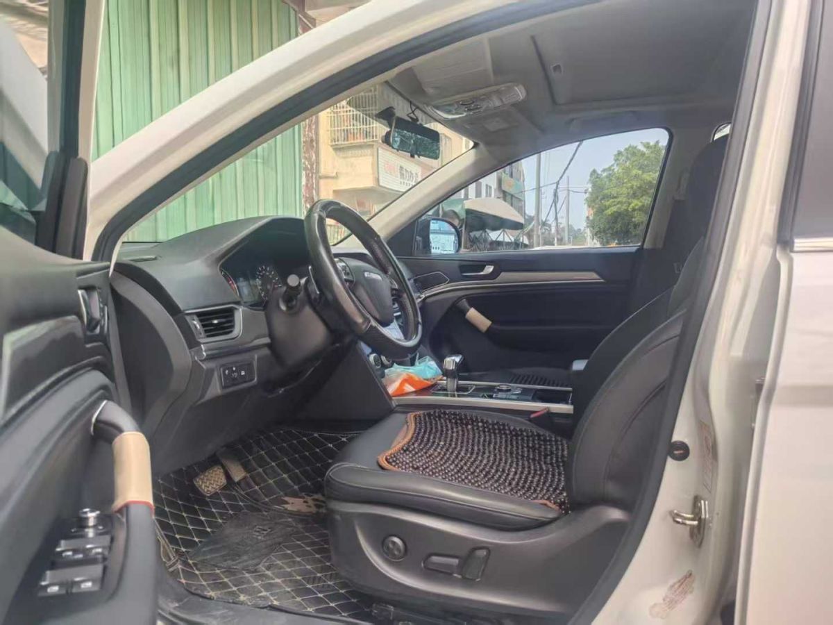 哈弗 H6  2018款 紅標(biāo)H6 COUPE 1.5T DCT兩驅(qū)豪華型圖片