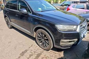 奧迪Q7 奧迪 40 TFSI S line運動型