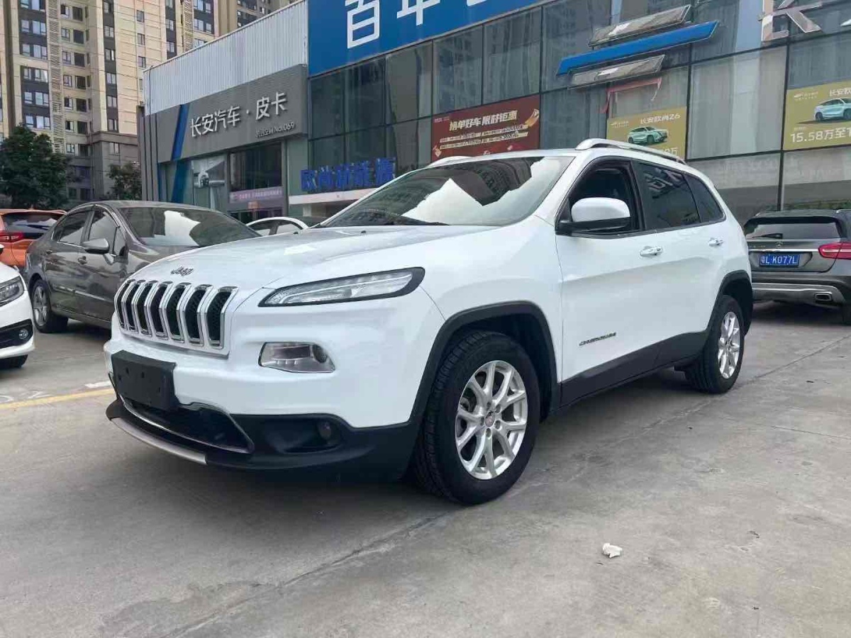 Jeep 自由光  2017款 2.4L 領(lǐng)先版圖片