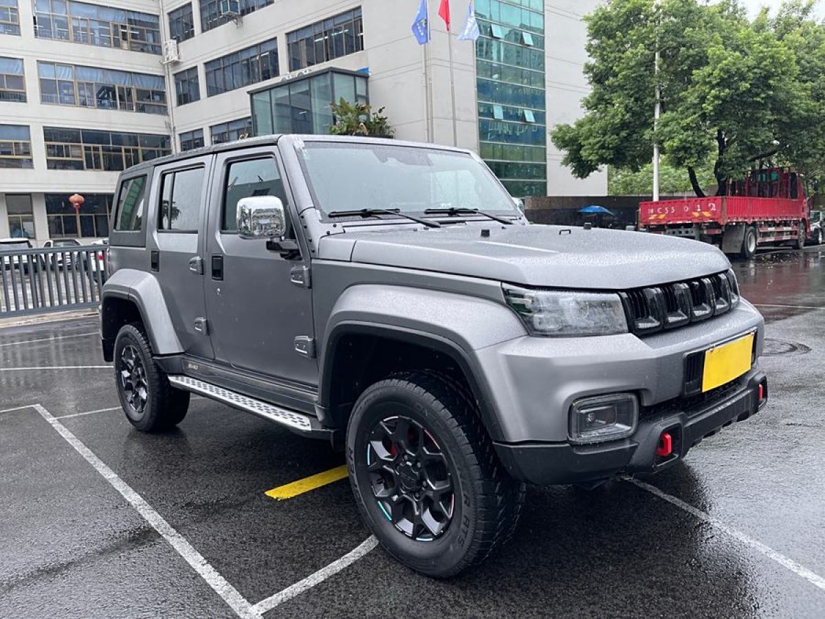 北京 BJ40  2021款 2.0T 自動四驅(qū)環(huán)塔冠軍版圖片