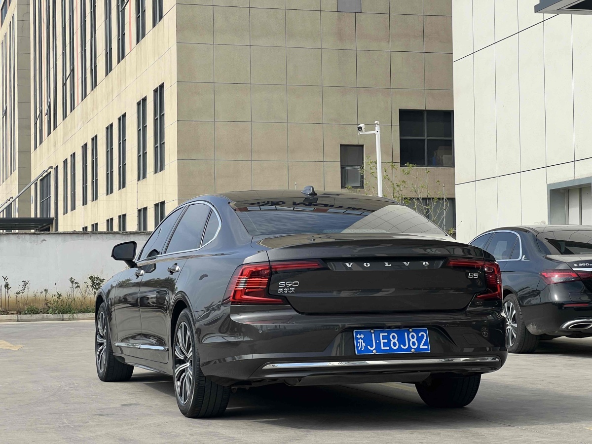 2021年5月沃爾沃 S90  2021款 B5 智遠(yuǎn)豪華版