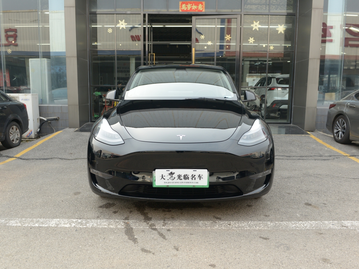 特斯拉 Model 3  2021款 改款 標(biāo)準(zhǔn)續(xù)航后驅(qū)升級(jí)版圖片