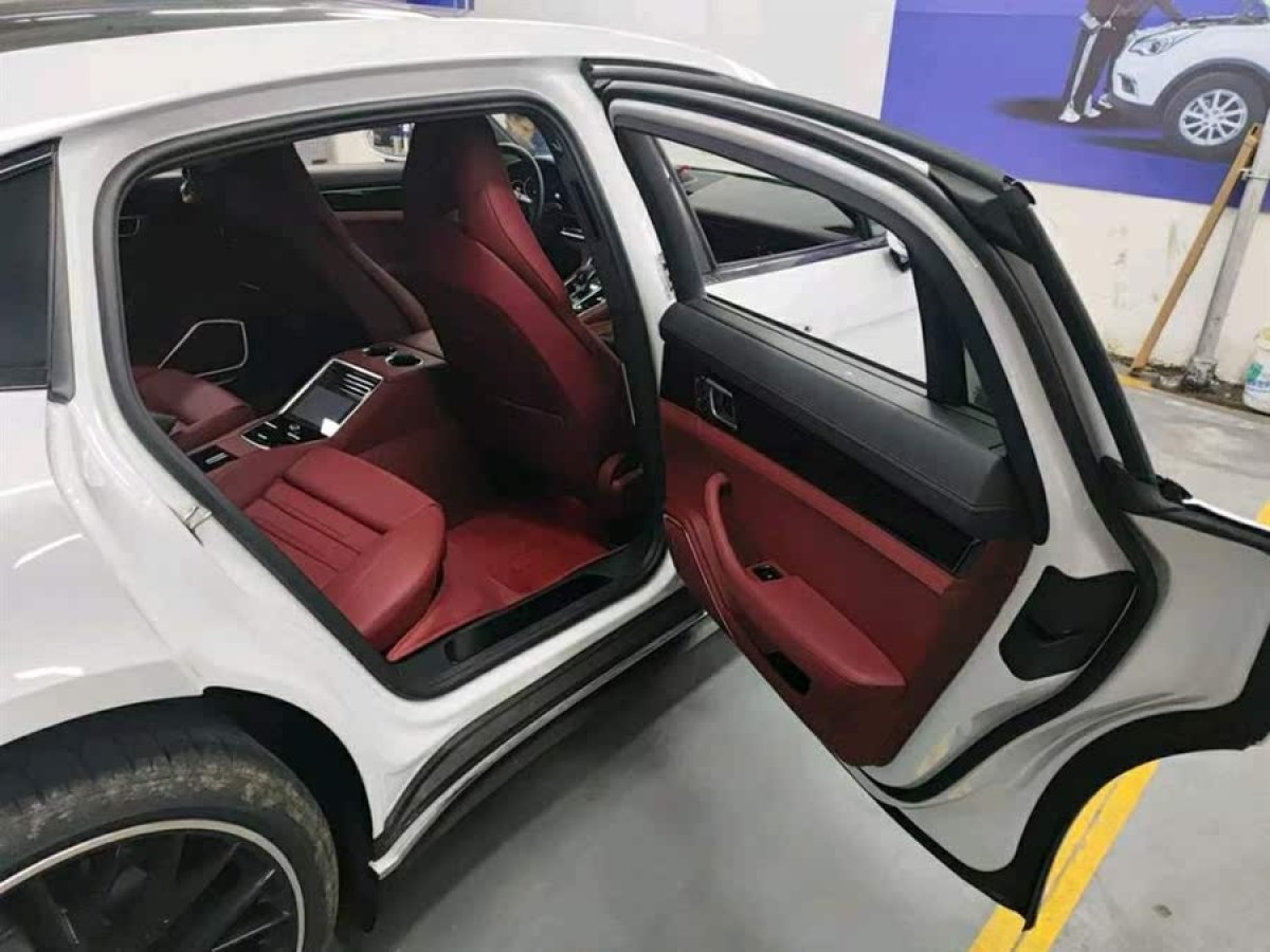保時(shí)捷 Panamera  2023款 Panamera 4 行政加長(zhǎng)版 2.9T圖片