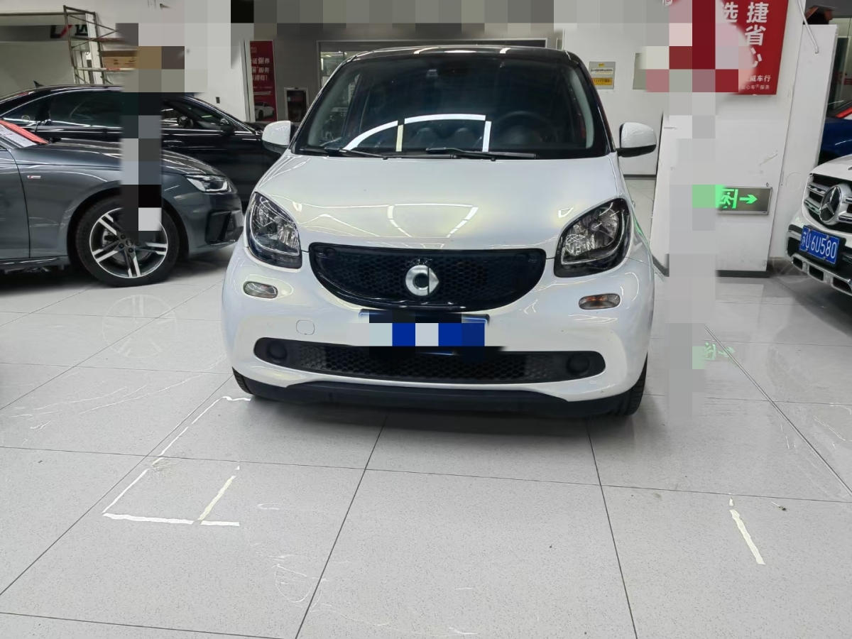 2018年10月smart forfour  2018款 1.0L 52千瓦激情版