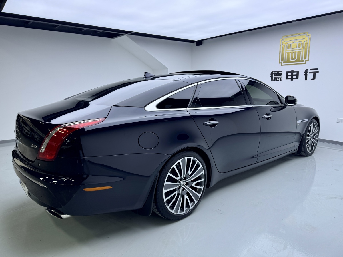 捷豹 XJ  2013款 XJL 5.0 SC 巔峰創(chuàng)世版 四座圖片