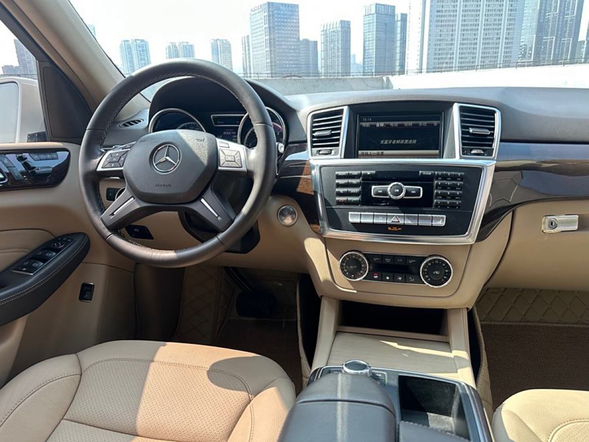 奔馳 奔馳M級(jí)  2015款 ML 350 CDI 4MATIC圖片