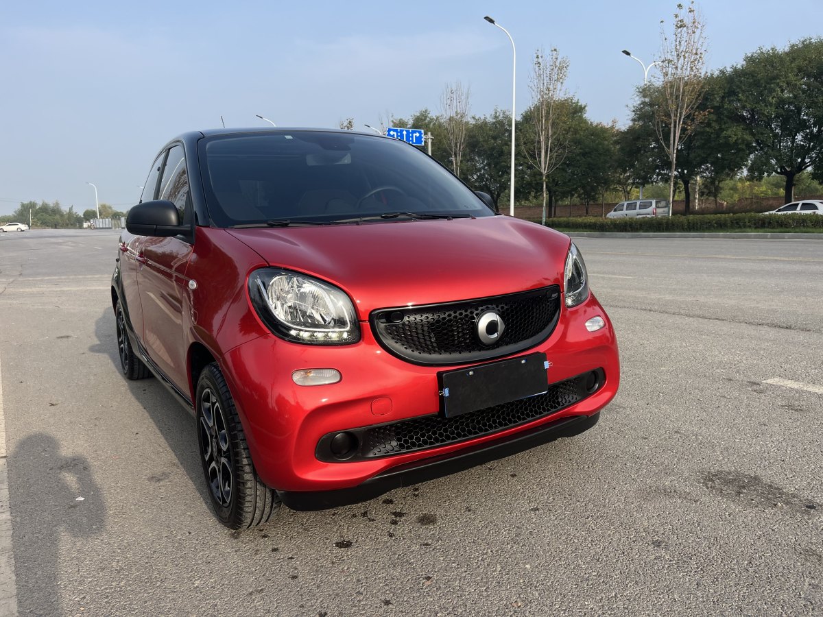 smart forfour  2018款 1.0L 52千瓦激情版圖片