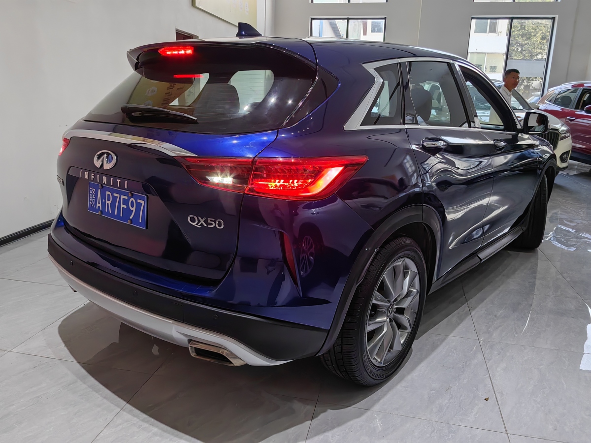 英菲尼迪 QX50  2020款 改款 2.0T 两驱菁英版图片