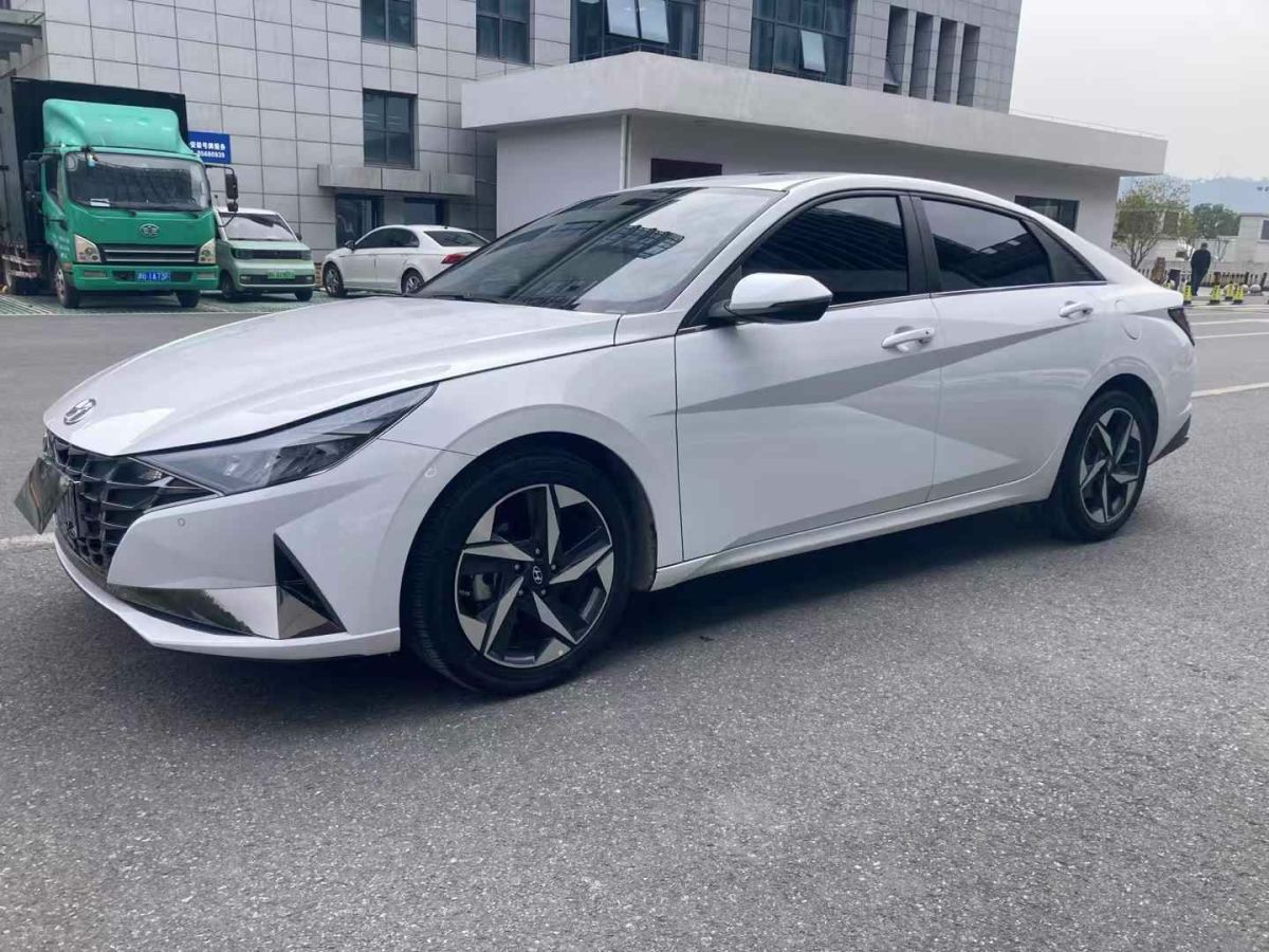 現(xiàn)代 伊蘭特  2023款 1.5L CVT GLS領(lǐng)先版圖片