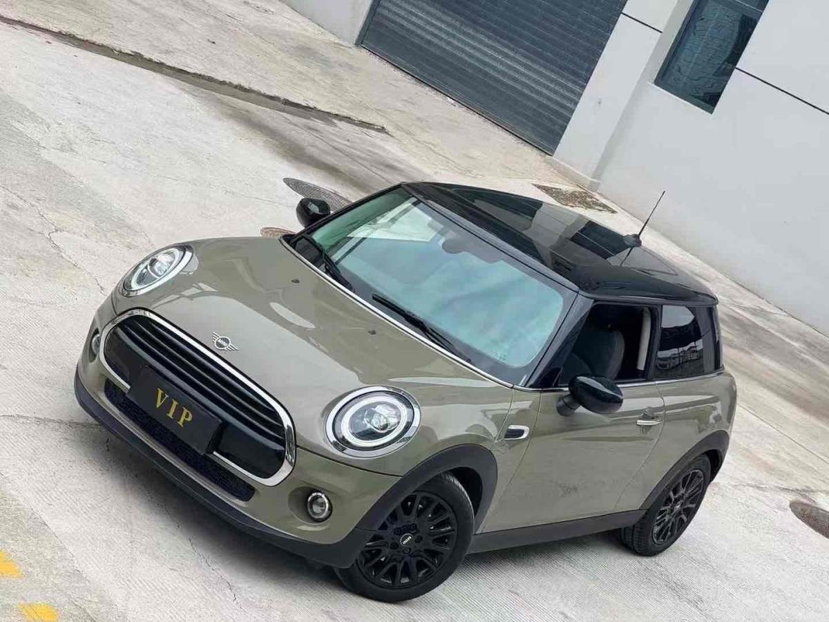 MINI MINI  2019款 2.0T COOPER S 經(jīng)典派圖片