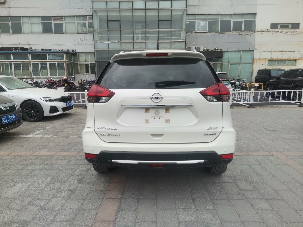 2019年7月日产 奇骏  2019款 2.5L CVT智联豪华版 4WD
