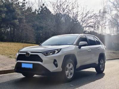 2020年11月 豐田 RAV4榮放 2.0L CVT兩驅(qū)都市版圖片