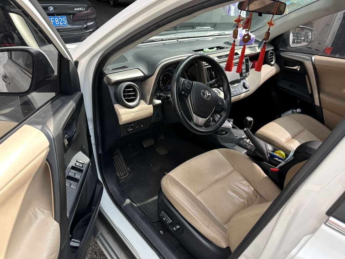 豐田 RAV4  2016款 榮放 2.0L CVT四驅(qū)新銳版圖片