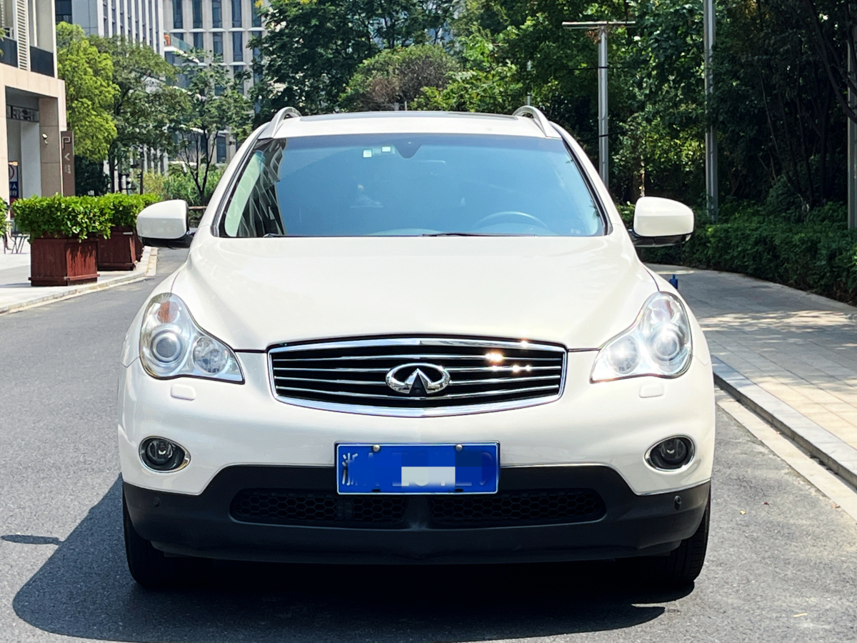 英菲尼迪 QX50  2013款 2.5L 两驱优雅版图片