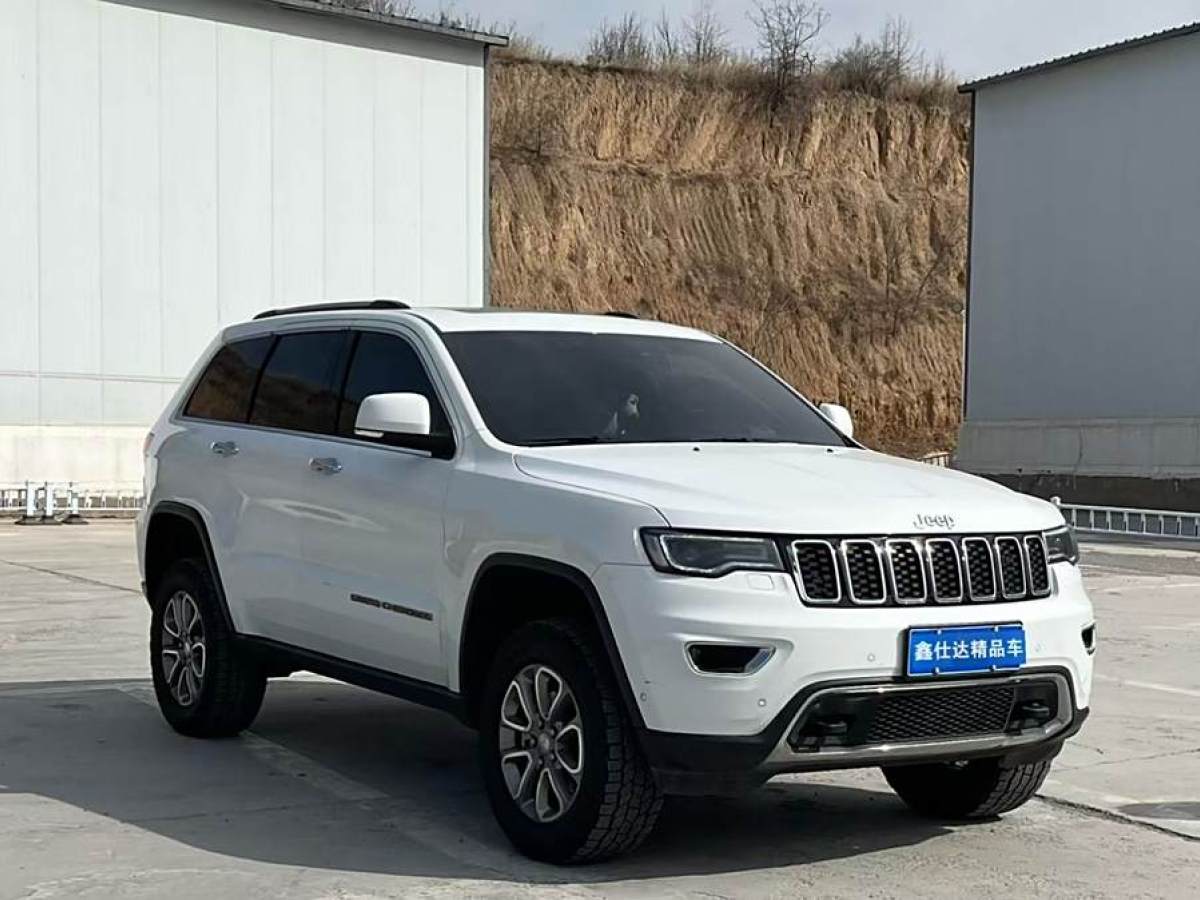 Jeep 大切諾基  2017款 3.6L 精英導(dǎo)航版圖片