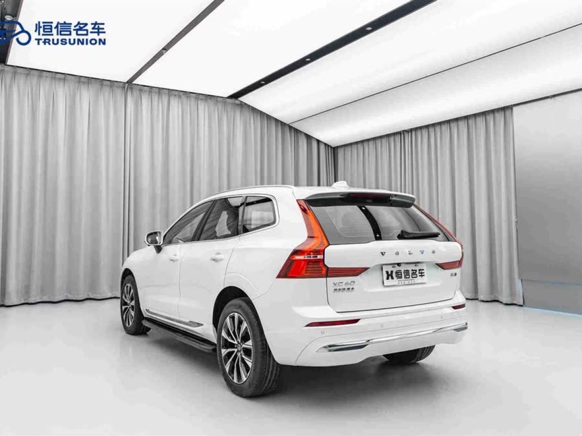 沃爾沃 XC60  2023款 B5 四驅(qū)智遠(yuǎn)豪華版圖片