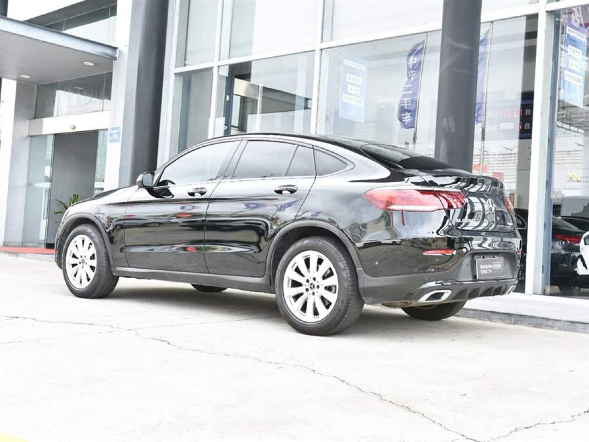 奔馳 奔馳GLC  2021款 GLC 260 4MATIC 轎跑SUV圖片