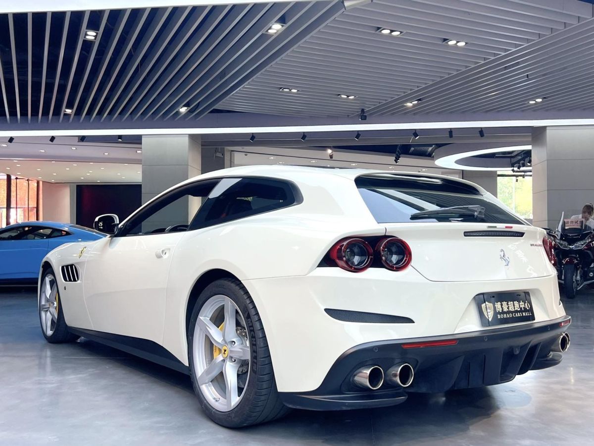 法拉利 gtc4lusso 2017款 3.9t v8圖片