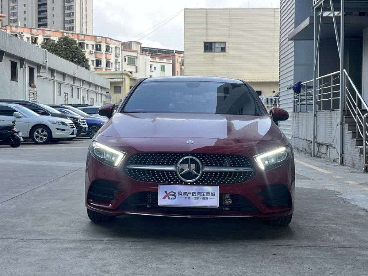 奔馳 奔馳A級  2022款 改款 A 200 L 運動轎車動感型圖片