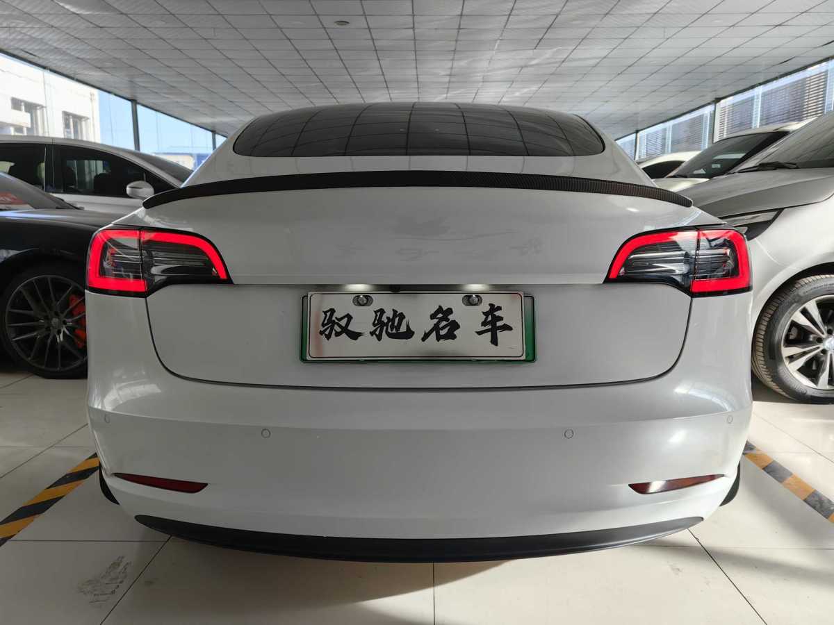 特斯拉 Model 3  2019款 標(biāo)準(zhǔn)續(xù)航后驅(qū)升級版圖片