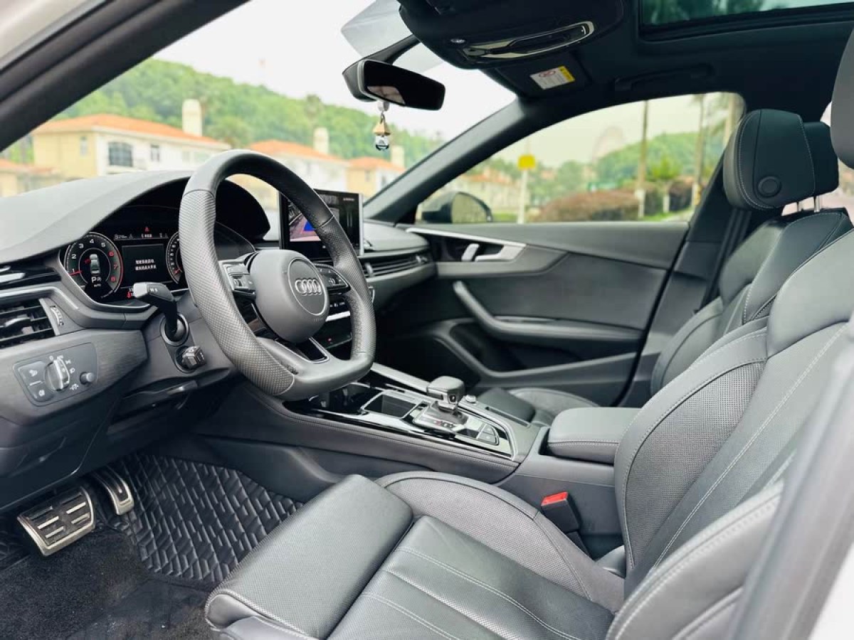 奧迪 奧迪A4L  2024款 40 TFSI 豪華動(dòng)感型圖片
