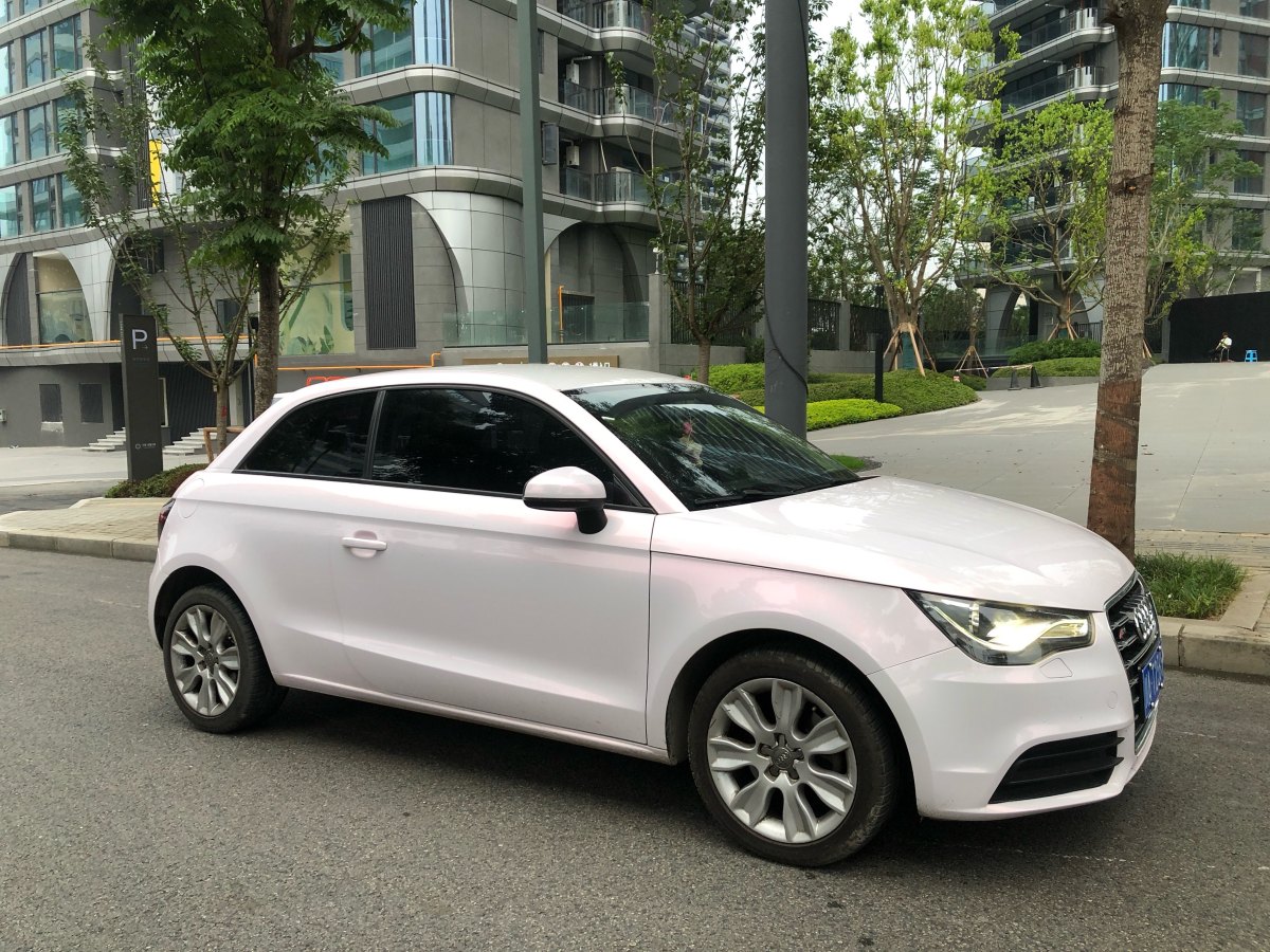 奧迪 奧迪A1  2014款 30 TFSI 技術(shù)型圖片