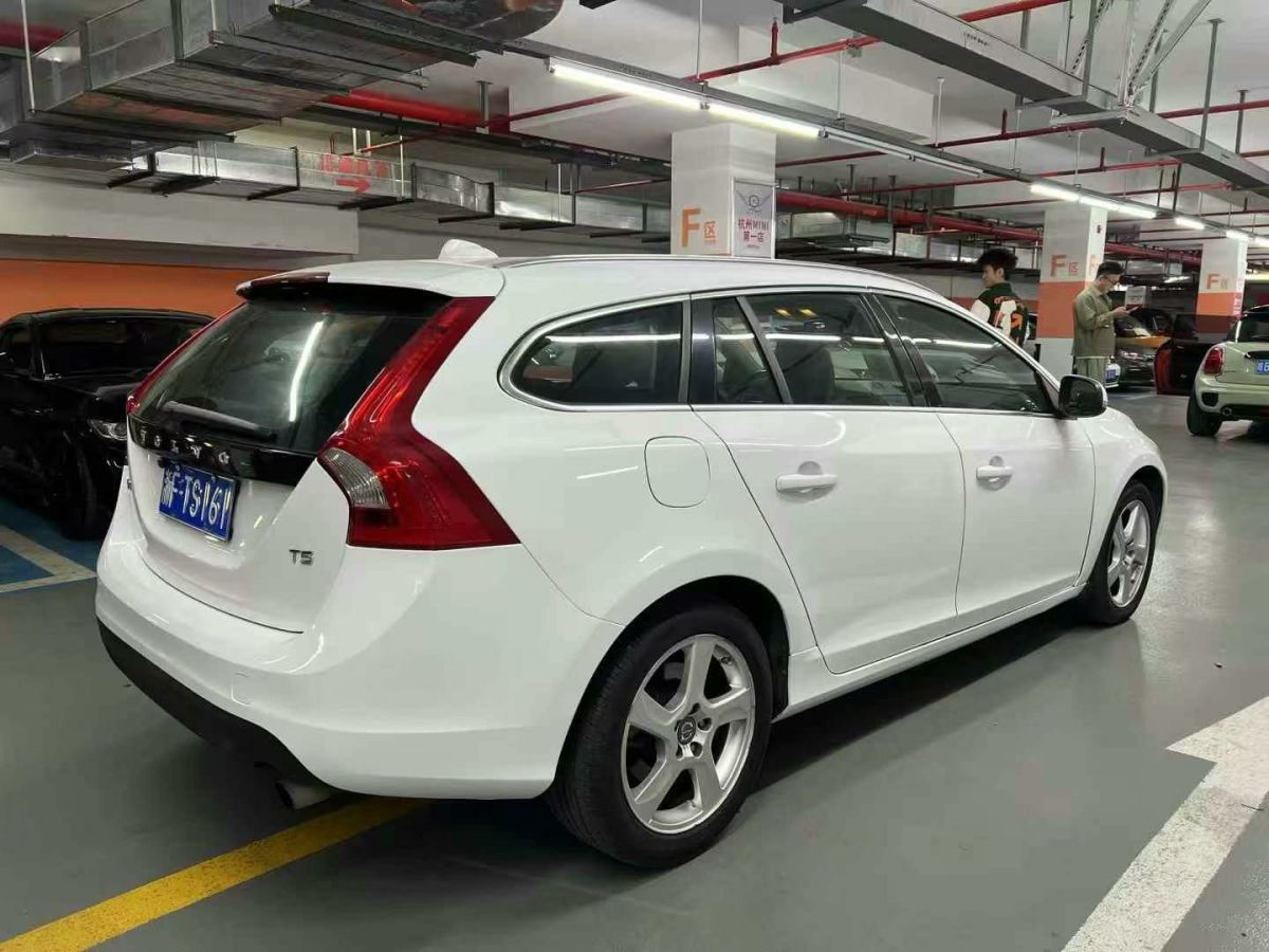 沃爾沃 V60  2013款 T5 智尊版圖片