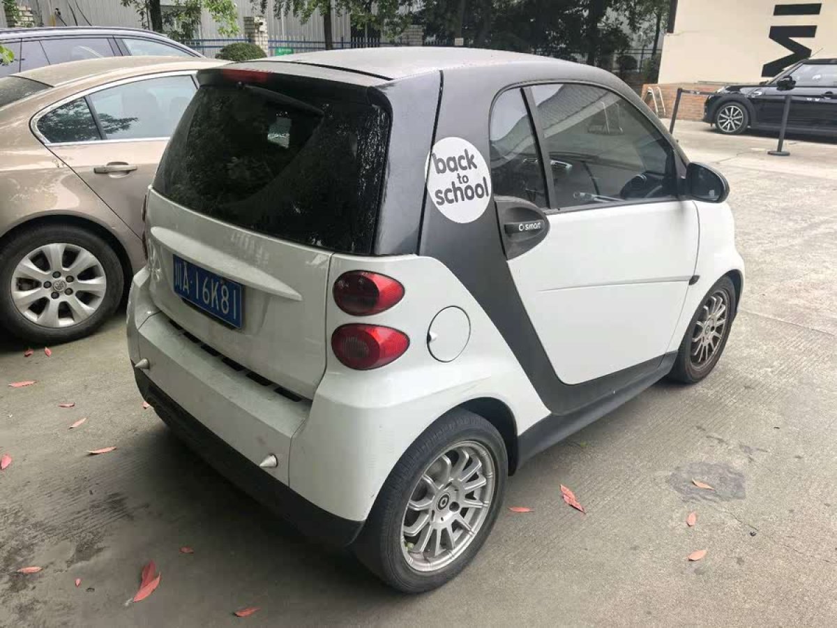 smart fortwo  2012款 1.0 MHD 硬頂標(biāo)準(zhǔn)版圖片