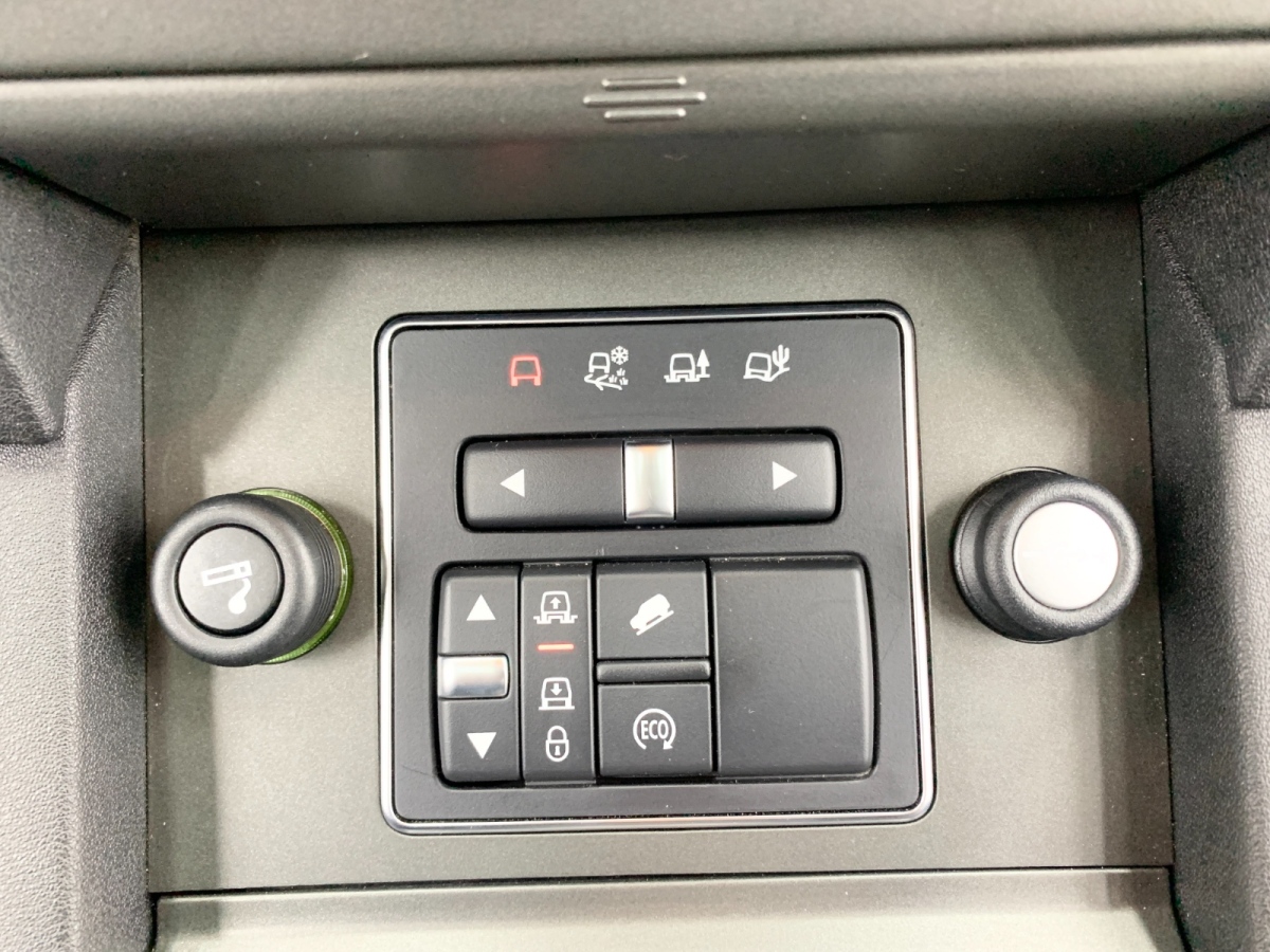 路虎 發(fā)現(xiàn)  2014款 3.0 V6 SC HSE圖片