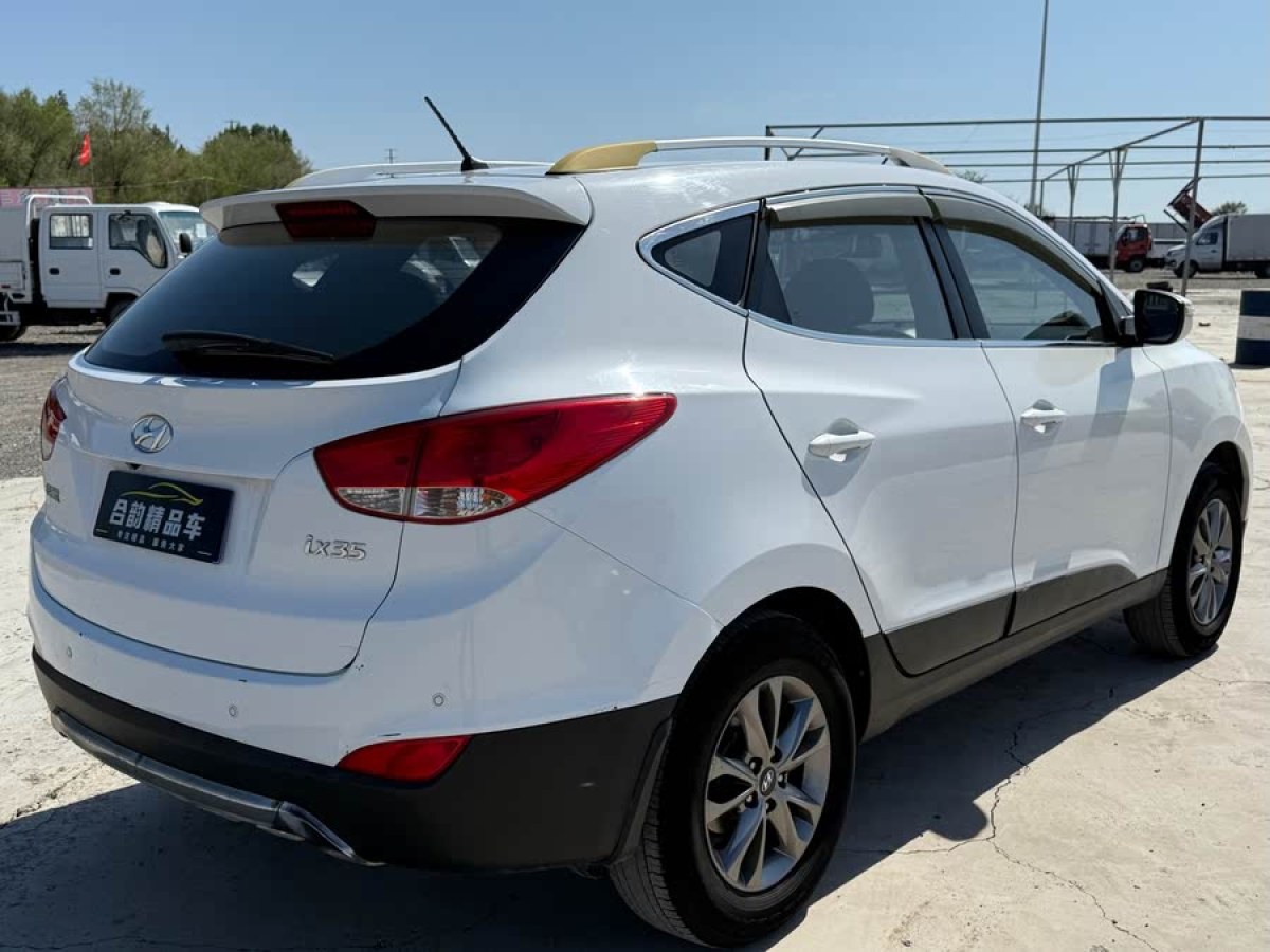 現(xiàn)代 ix35  2015款 2.0L  手動(dòng)兩驅(qū)舒適型 國IV圖片