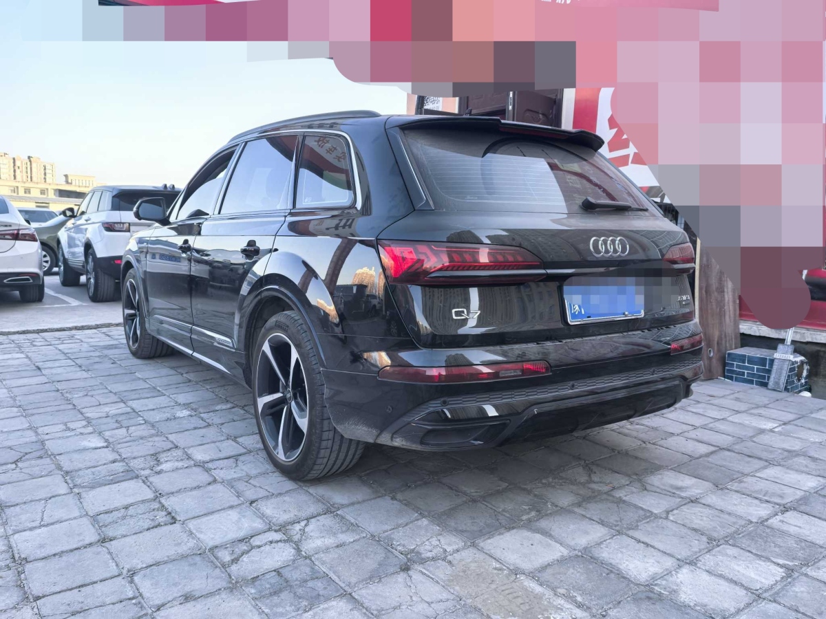 奧迪 奧迪Q7  2024款 55 TFSI quattro S line運(yùn)動(dòng)型圖片