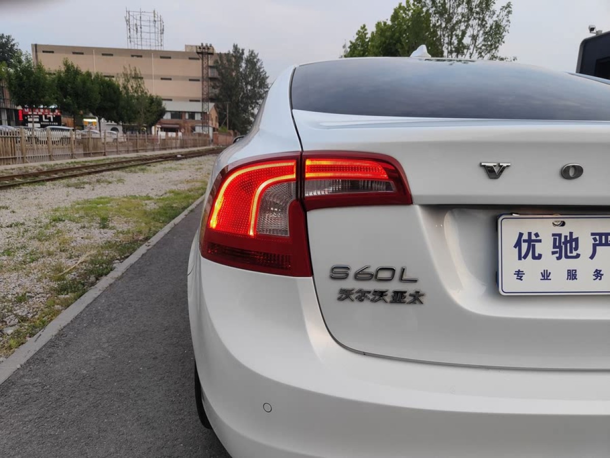 沃爾沃 S60  2015款 L 2.0T 智遠(yuǎn)版圖片