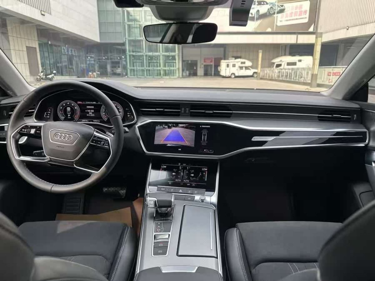 奧迪 奧迪A7L  2022款 45 TFSI S-line 筑夢青春版圖片