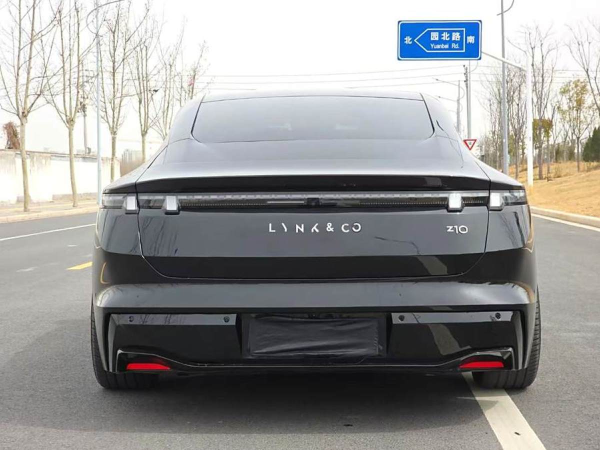 領(lǐng)克 領(lǐng)克Z10  2025款 95kWh 702km四驅(qū)智駕Ultra圖片