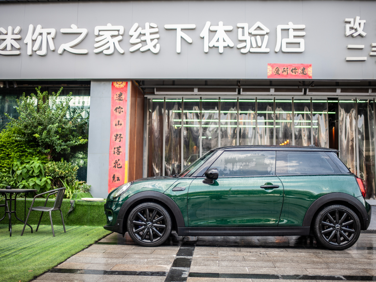 MINI COUNTRYMAN  2018款 1.5T COOPER 藝術(shù)家圖片