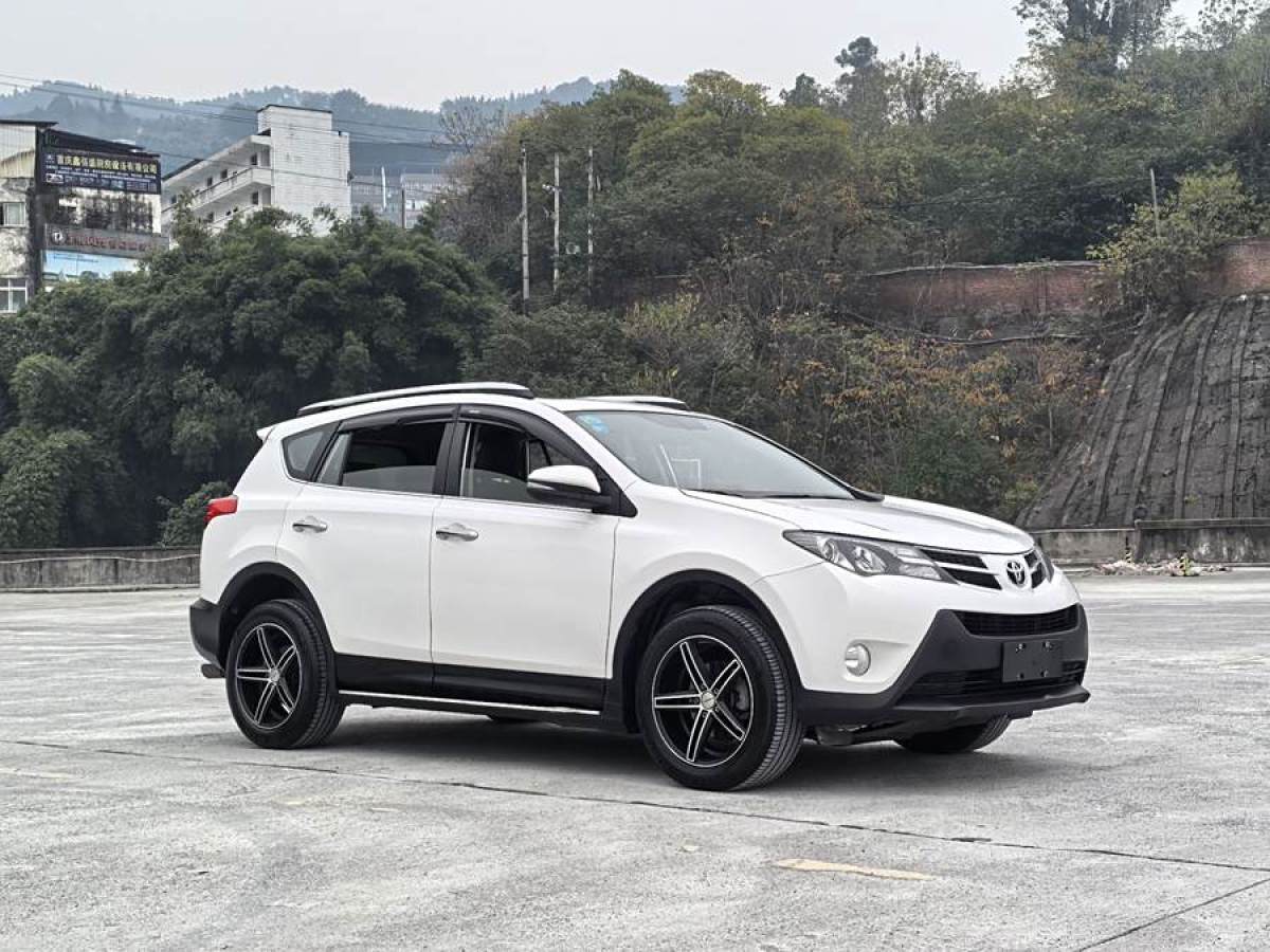 豐田 RAV4榮放  2013款 2.0L CVT四驅(qū)新銳版圖片