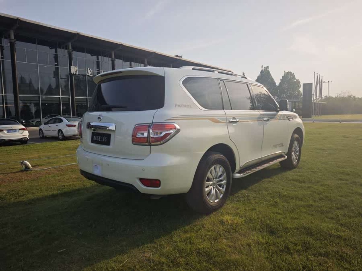 日產(chǎn) 途樂  2018款 4.0L 領(lǐng)英型圖片