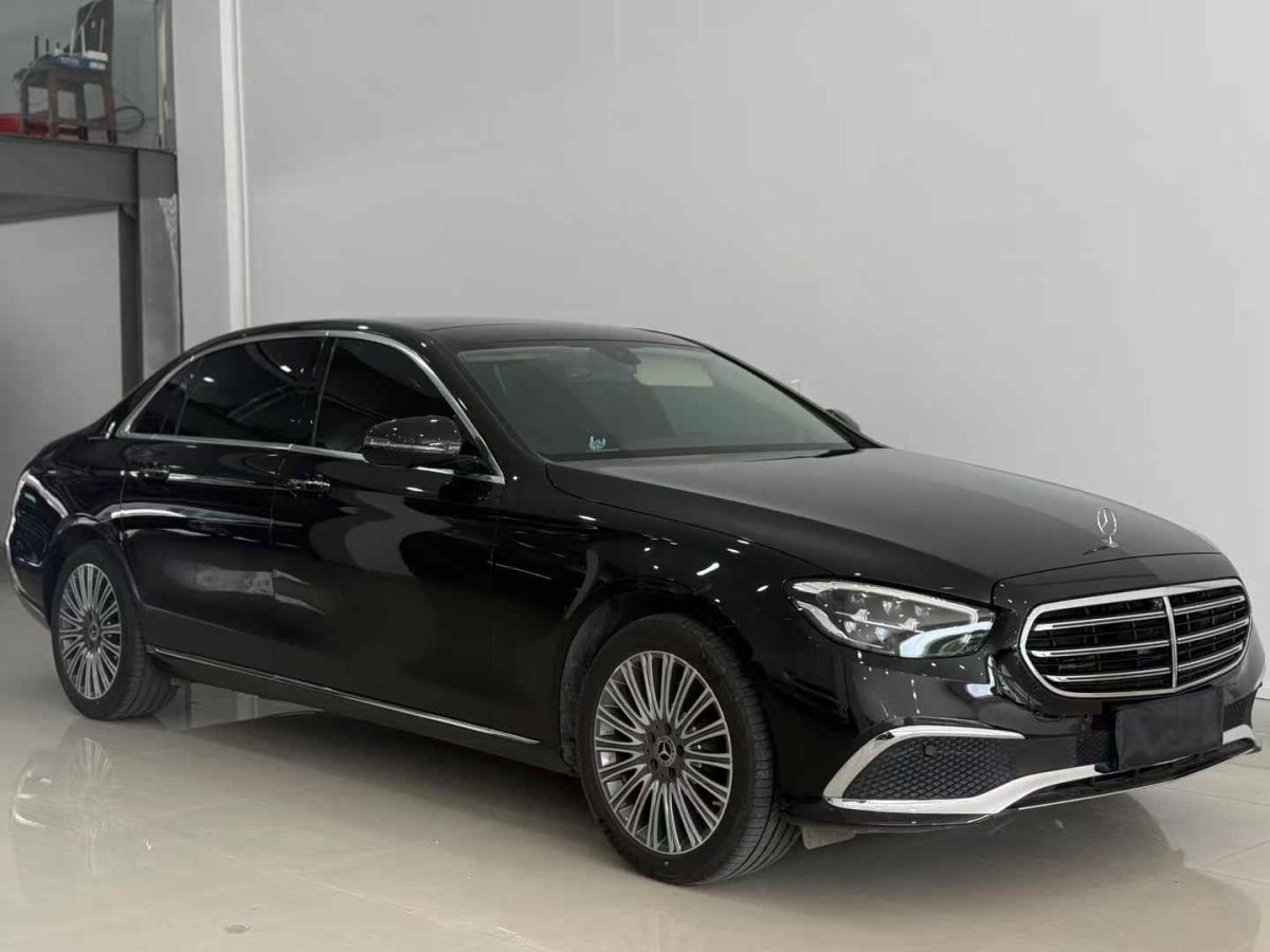 奔馳 奔馳E級(jí)新能源  2023款 E 350 e L 插電式混合動(dòng)力轎車圖片