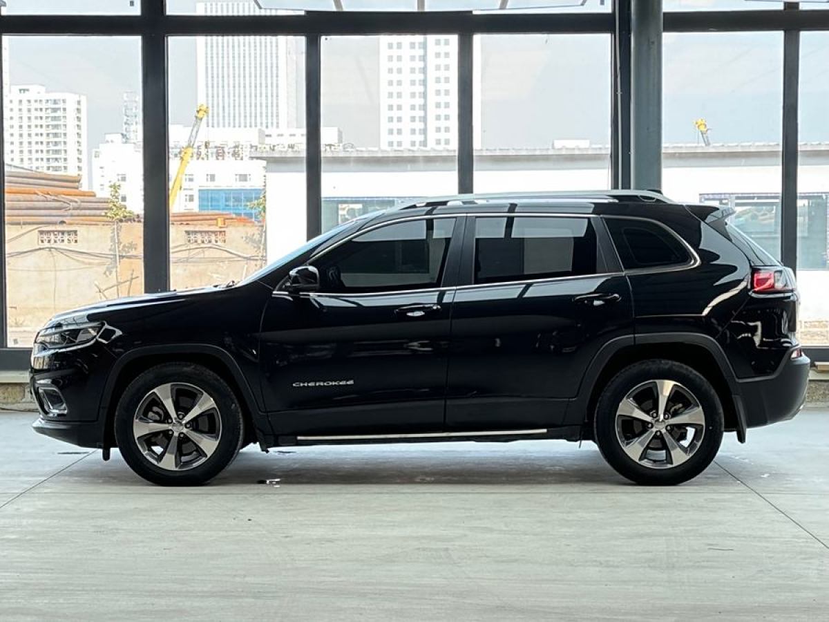 Jeep 自由光  2019款 2.0T 兩驅(qū)越享版 國VI圖片