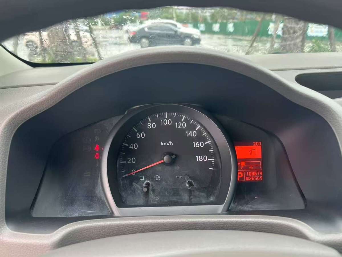 日產(chǎn) NV200  2016款 1.6L CVT豪華型圖片